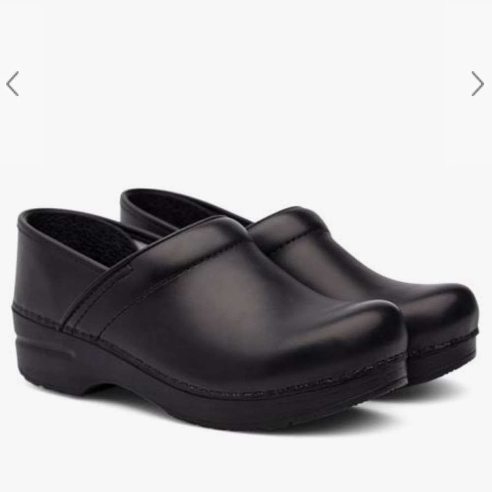 EUC - Dansko Kelsey Professional Clogs - size 40 (US9.5-10)